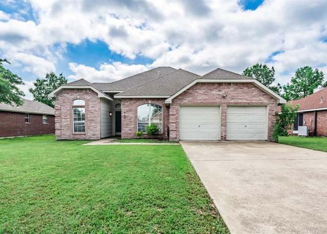 Property at 912 Concord St, Forney, TX 75126, 5 beds, 2 baths