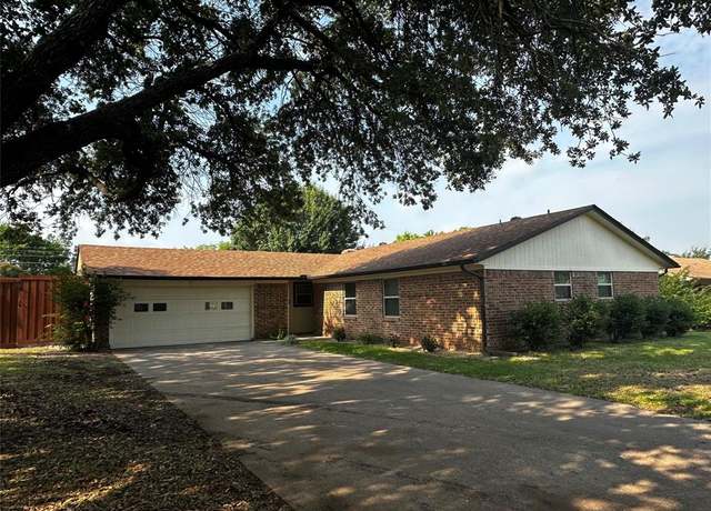 Property at 111 Gregory Dr, Heath, TX 75032, 3 beds, 2 baths
