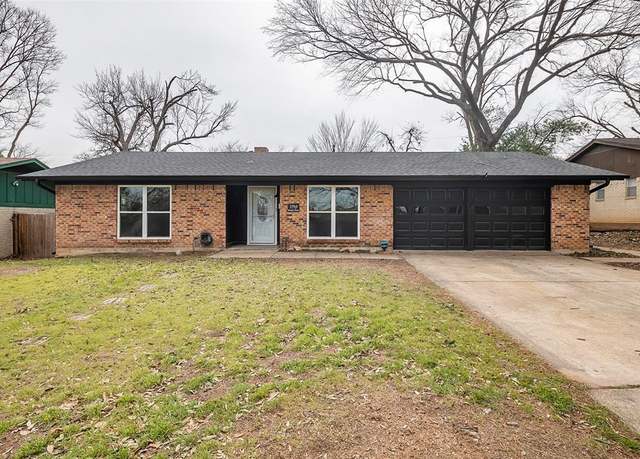 Property at 1710 Brooks Dr, Arlington, TX 76012, 4 beds, 2 baths