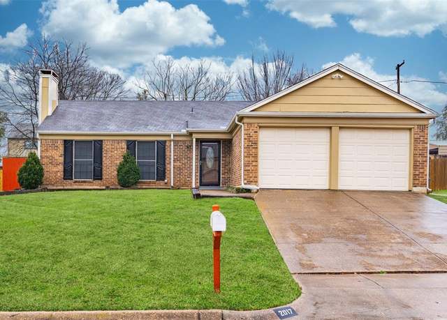 Property at 2017 Jessie Pl, Edgecliff Village, TX 76134, 3 beds, 2 baths