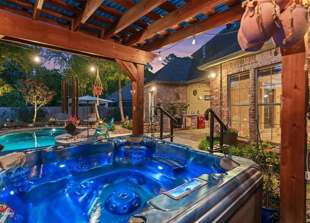Property at 1010 Saint Tammany Ct, Shreveport, LA 71106, 4 beds, 3.5 baths