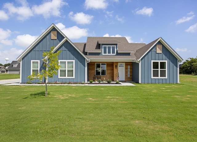 Property at 420 E 4th St, Tolar, TX 76476, 4 beds, 2.5 baths