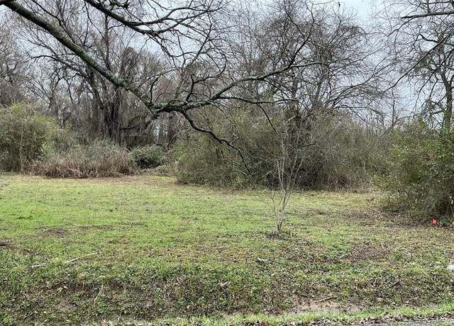 Property at 1024 NE 3rd, Paris, TX 75460