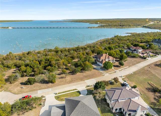 Property at 1123 Mallard Pointe Dr, Grand Prairie, TX 75104