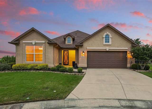 Property at 10112 Parkcrest Ct, Denton, TX 76207, 2 beds, 2.5 baths