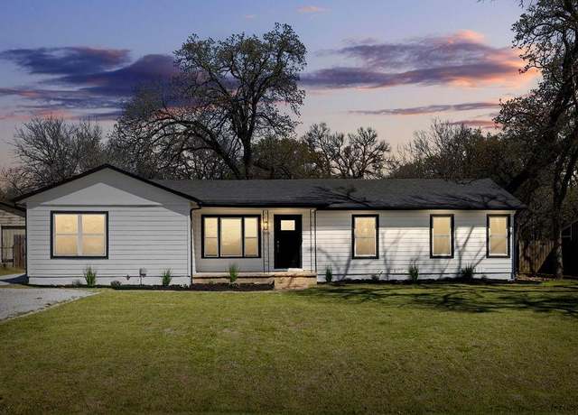 Property at 7433 Kell Dr, Fort Worth, TX 76112, 4 beds, 2 baths