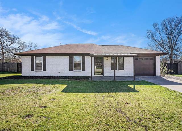 Property at 441 White Oak Ln, Burleson, TX 76028, 3 beds, 1 bath