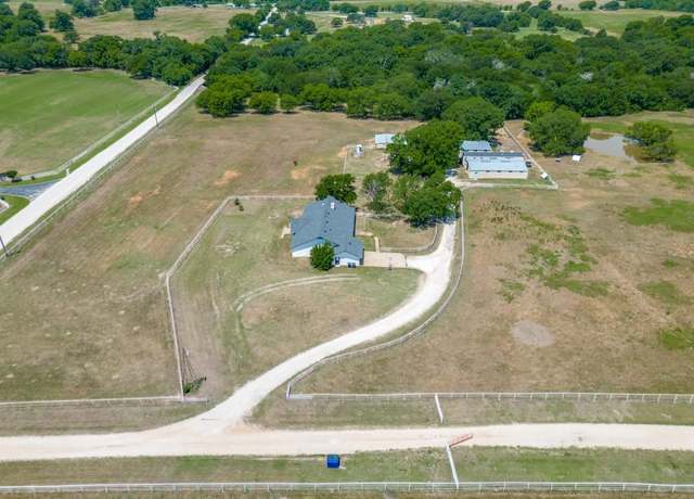 Property at 13125 Friendship Rd, Pilot Point, TX 76258, 4 beds, 3 baths