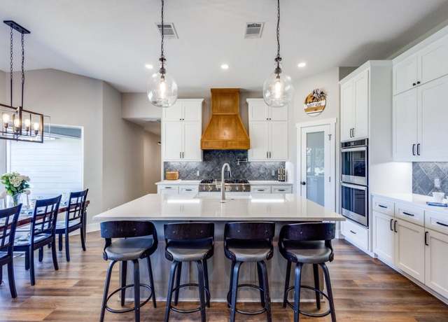 Property at 13125 Friendship Rd, Pilot Point, TX 76258, 4 beds, 3 baths