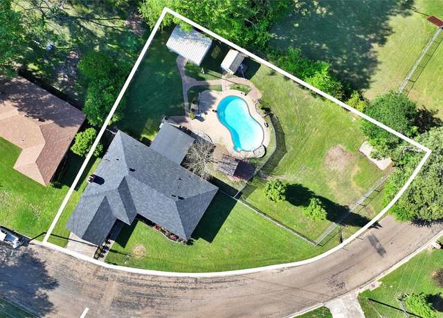 Property at 1715 Harkrider Ln, Mount Pleasant, TX 75455, 4 beds, 2 baths