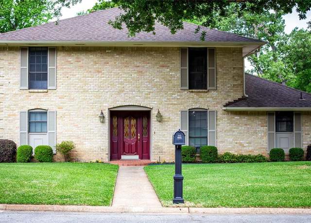 Property at 802 Circle Dr, Winnsboro, TX 75494, 4 beds, 2.5 baths