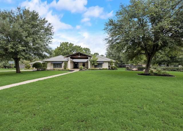 Property at 1319 Oakhurst Dr, Southlake, TX 76092, 4 beds, 2 baths