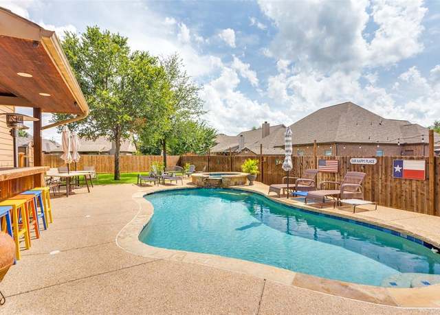 Property at 1219 Claire Ct, Burleson, TX 76028, 3 beds, 3 baths
