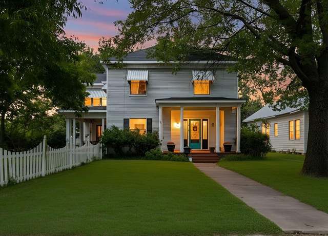 Property at 213 S Clements St, Gainesville, TX 76240, 4 beds, 2 baths