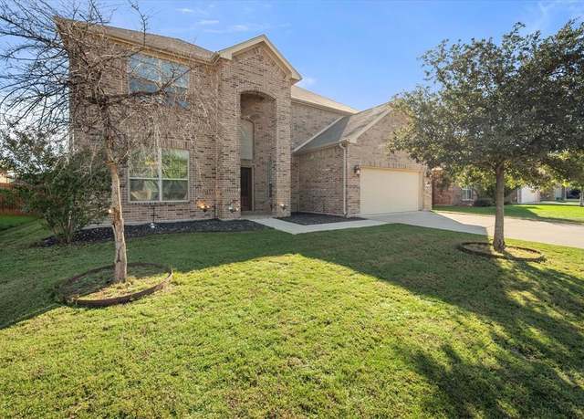 Property at 516 Scarlet Trl, Saginaw, TX 76179, 4 beds, 3.5 baths