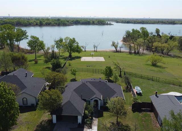 Property at 332 Hardwicke Ln, Little Elm, TX 75068, 3 beds, 2 baths