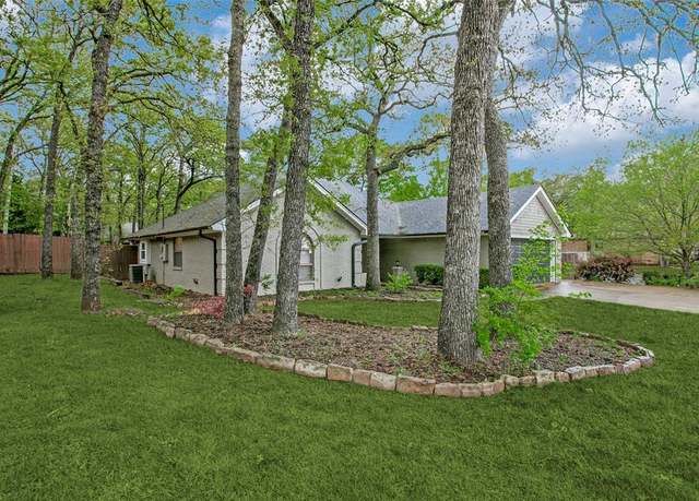 Property at 133 Bremen Dr, Hurst, TX 76054, 3 beds, 2 baths