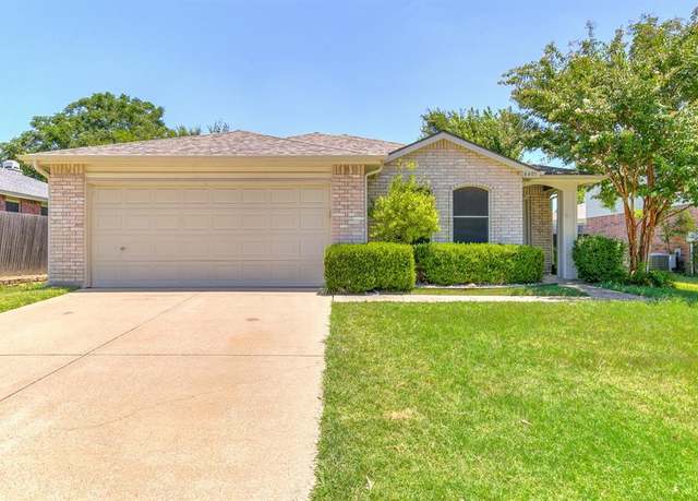 Property at 8405 Seven Oaks Ln, Denton, TX 76210, 3 beds, 2 baths