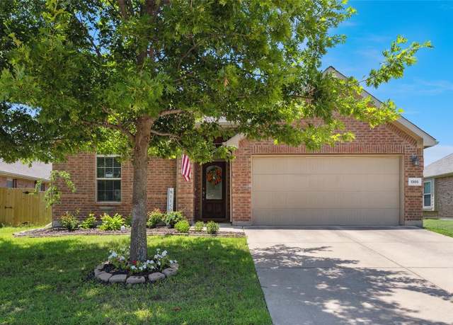 Property at 1305 Hearthstone Dr, Burleson, TX 76028, 4 beds, 2 baths