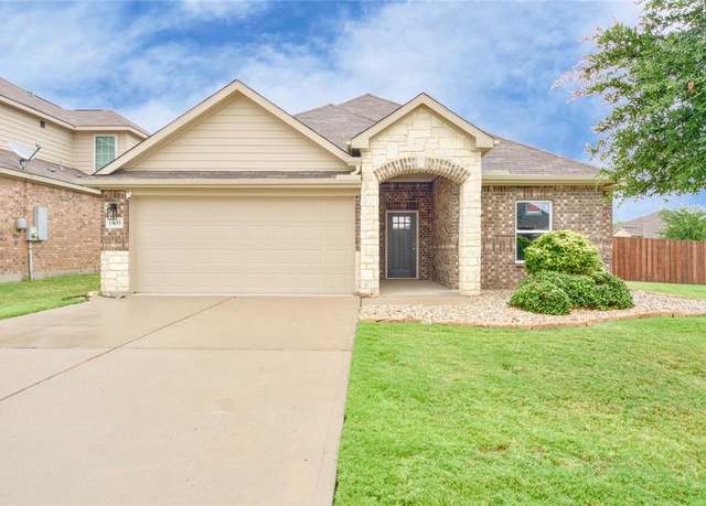 Property at 13633 Founders Ln, Crowley, TX 76036, 3 beds, 2 baths