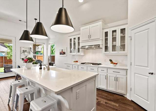 Property at 14937 Blakely Way, Aledo, TX 76008, 4 beds, 3 baths