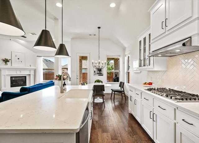 Property at 14937 Blakely Way, Aledo, TX 76008, 4 beds, 3 baths