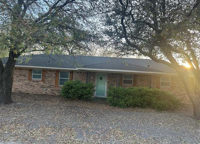 Property at 202 S Spencer St, Mart, TX 76664, 3 beds, 2 baths