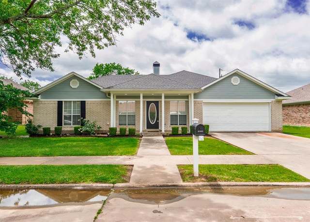 Property at 1881 Woodbridge Dr, Sulphur Springs, TX 75482, 3 beds, 2 baths