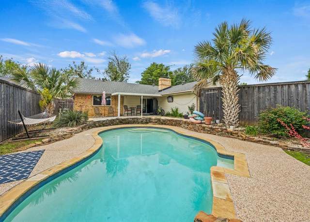 Property at 1625 Glenhill Ln, Lewisville, TX 75077, 5 beds, 3 baths