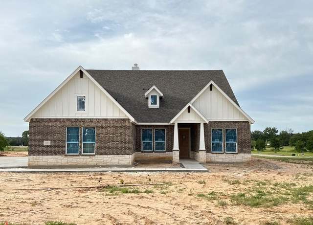 Property at 500 Ashlow Ct, Springtown, TX 76082, 4 beds, 3 baths