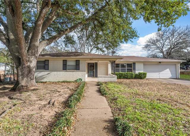 Property at 5612 Roberts Dr, Waco, TX 76710, 3 beds, 2 baths