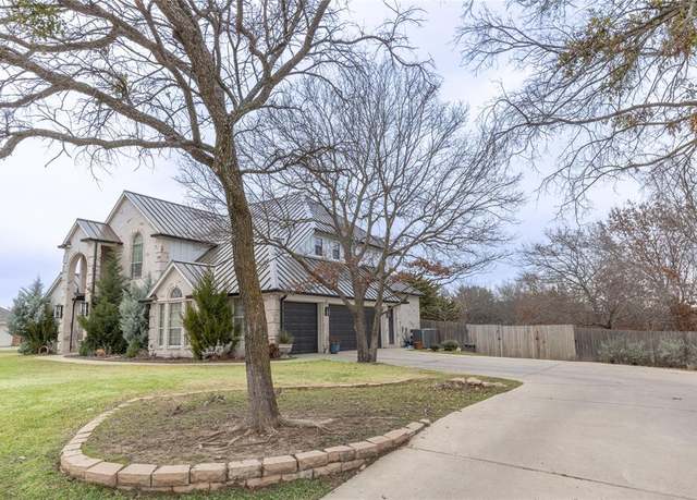 Property at 3404 Creek Crossing Dr, Weatherford, TX 76087, 5 beds, 3.5 baths