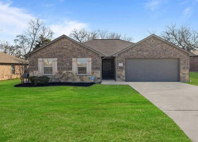 Property at 3111 N Hickory St, Sherman, TX 75092, 3 beds, 2 baths