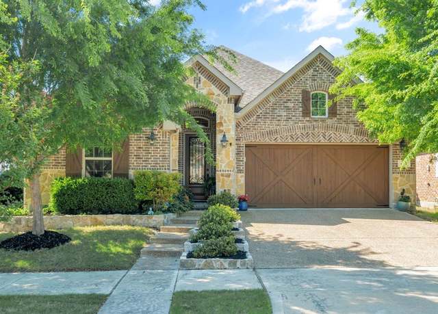 Property at 402 Dominion Dr, Euless, TX 76039, 3 beds, 2.5 baths