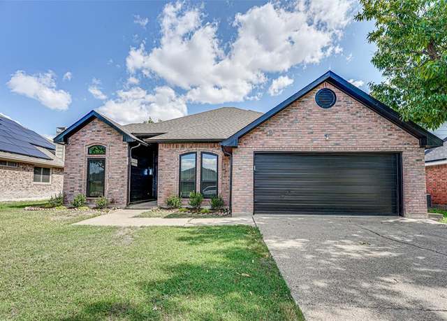 Property at 144 Woodcreek Dr, Rockwall, TX 75032, 4 beds, 2 baths