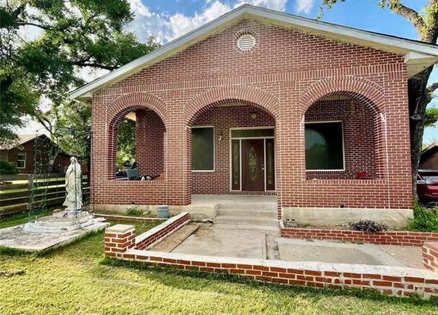 Property at 7508 Foster Dr NW, Lake Worth, TX 76135, 7 beds, 2.5 baths