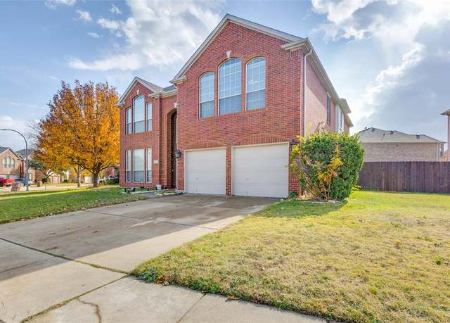 Property at 2712 Thorncreek Ln, Fort Worth, TX 76177, 5 beds, 3.5 baths