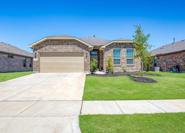 Property at 1111 Burlingame Dr, Cleburne, TX 76033, 4 beds, 2 baths
