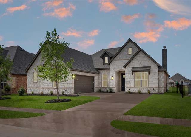 Property at 366 Paddle Boat Dr, Granbury, TX 76048, 3 beds, 2 baths