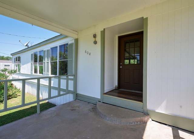 Property at 604 SW 21st St, Mineral Wells, TX 76067, 3 beds, 2 baths