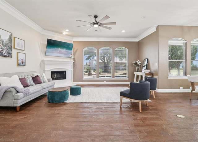 Property at 13840 Melissa Ct, Justin, TX 76247, 3 beds, 2.5 baths