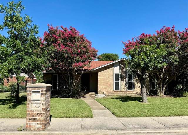 Property at 4 Robins Nest Dr, Lake Dallas, TX 75065, 3 beds, 2 baths