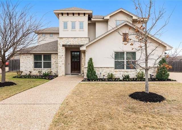 Property at 2204 Nicholas St, Woodway, TX 76712, 4 beds, 2.5 baths