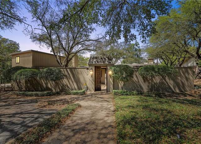 Property at 5009 Lockwood Dr, Waco, TX 76710, 2 beds, 2 baths