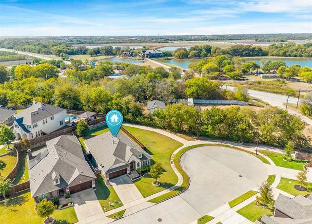 Property at 700 Lancaster Dr, Mckinney, TX 75071, 4 beds, 2 baths