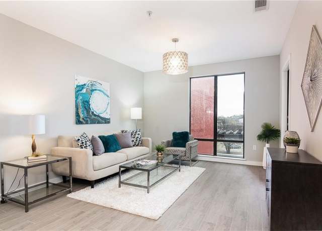 Property at 5609 Smu Blvd #310, Dallas, TX 75206, 2 beds, 2 baths