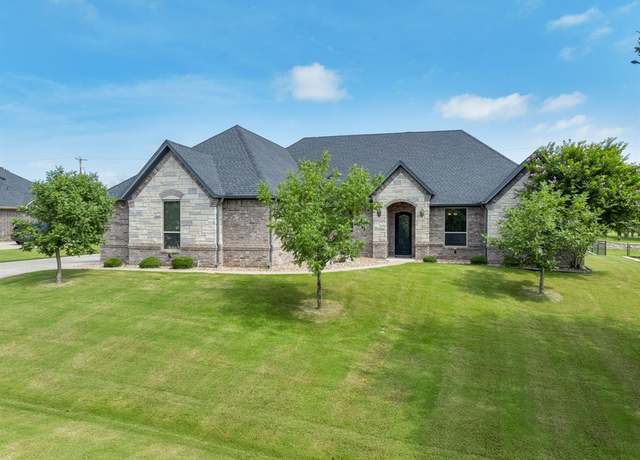 Property at 10107 Ravenswood Rd, Granbury, TX 76049, 5 beds, 4 baths
