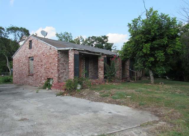 Property at 301 Lorraine Dr, Waco, TX 76707, 3 beds, 2 baths