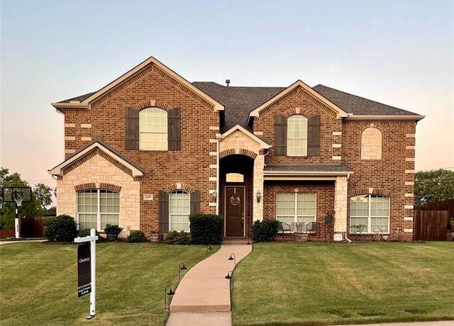 Property at 609 Sunrise Dr, Kennedale, TX 76060, 5 beds, 3.5 baths