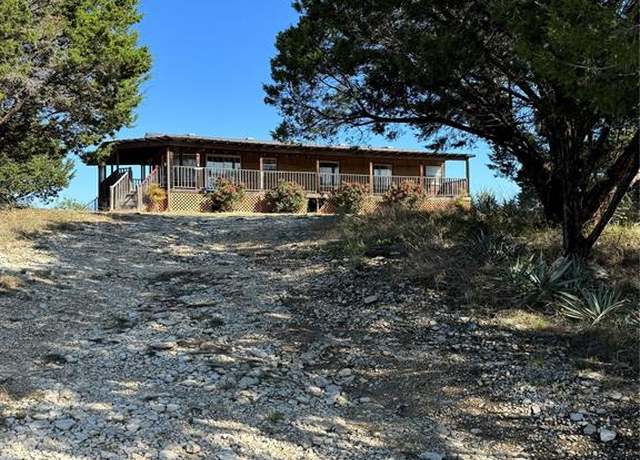 Property at 910 Star Dr, Granbury, TX 76049, 3 beds, 2 baths